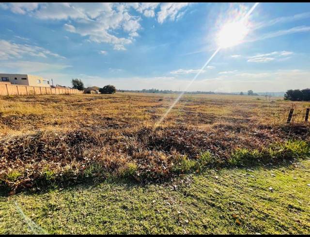 LAND FOR SALE IN SELCOURT